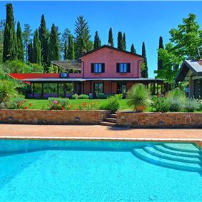 5 bedroom villa with pool and tennis court near San Gimignano, sleeps 10